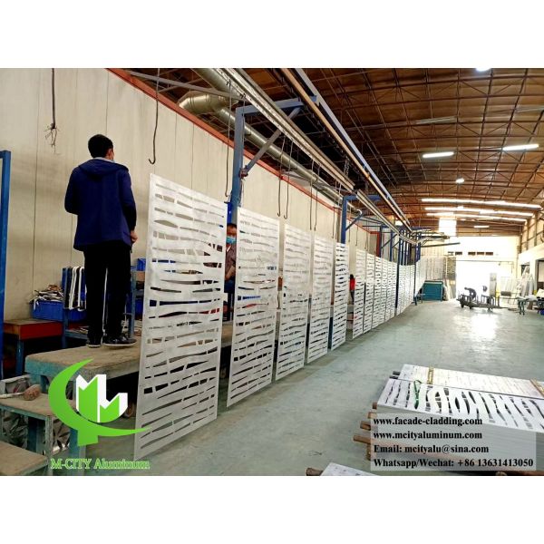 Металлическая облицовка Алюминиевые фасады Металлический экран для стенной облицовки порошкообразным покрытием черным