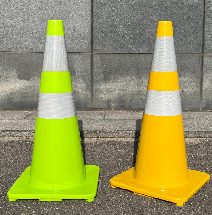 PVC 28inch 1.8kg 70cm Green Yellow Safety Barrier Cones For Traffic Control 700mm Road Safety Barrier