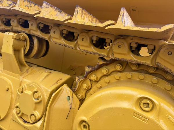 Used Komatsu D85 Bulldozers Earthmoving Machines and Construction for Sale 85 Bulldozers D85-18, D85-21 and D85-23