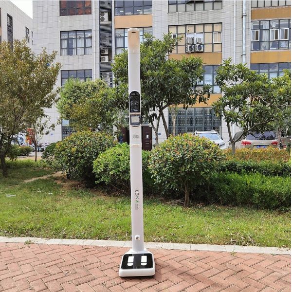 Body Composition Analysis and Temperature Measurement with Standing Type Digital Scale