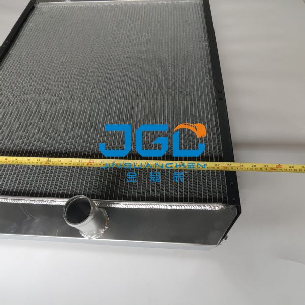 Construction Machinery Accessories Excavator Accessories EC130 Water Tank Radiator