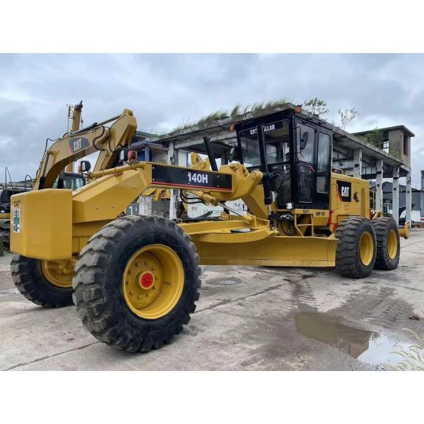CAT 140H Вторые руки для выровнения земли