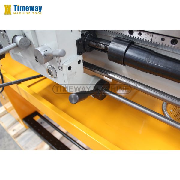 accuracy Engine Lathe Machine with Voltage Options to Meet Customer Requirements