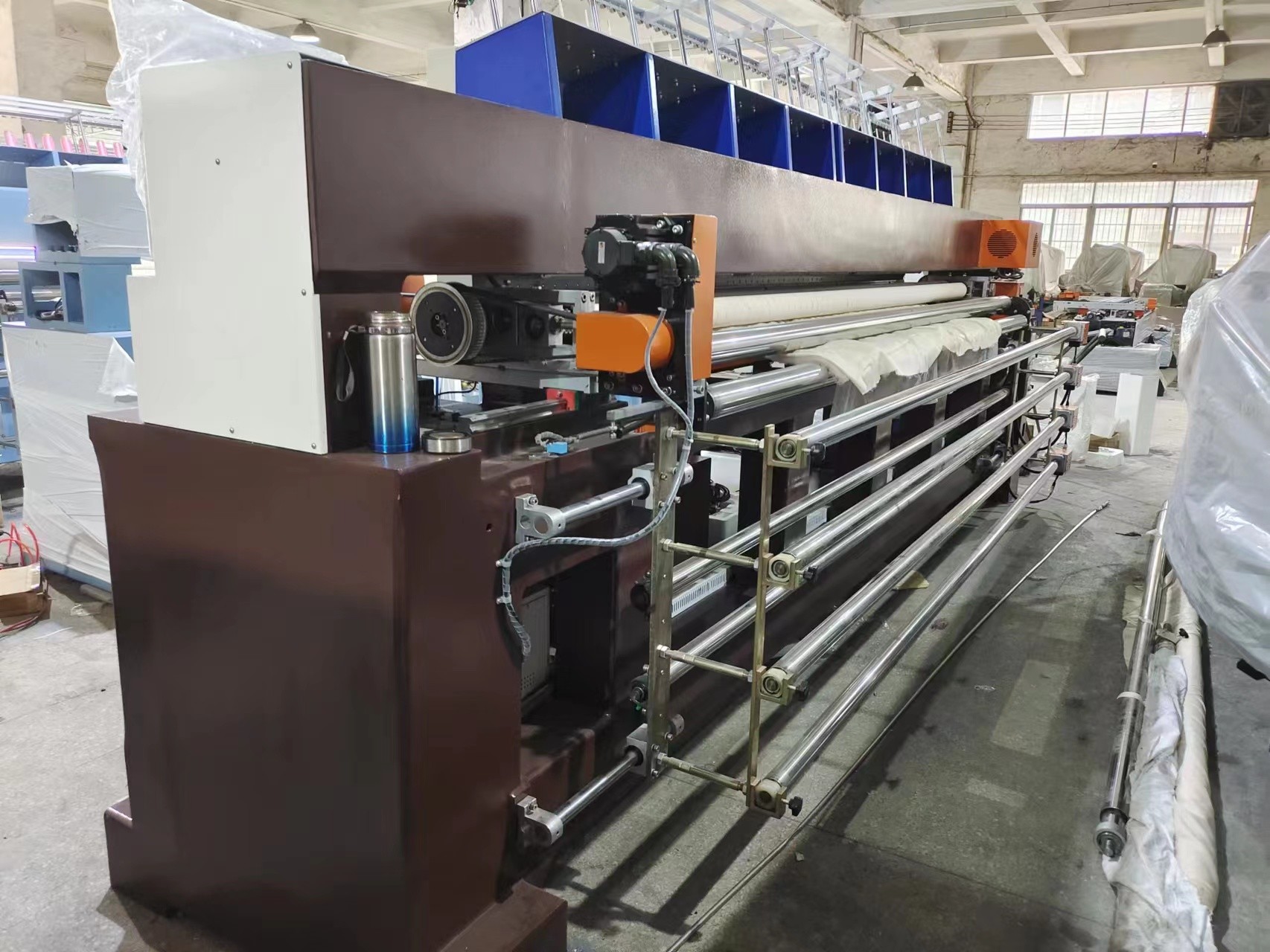 Многофункциональная выстегивать и вышивки машина 1200rpm для одежд