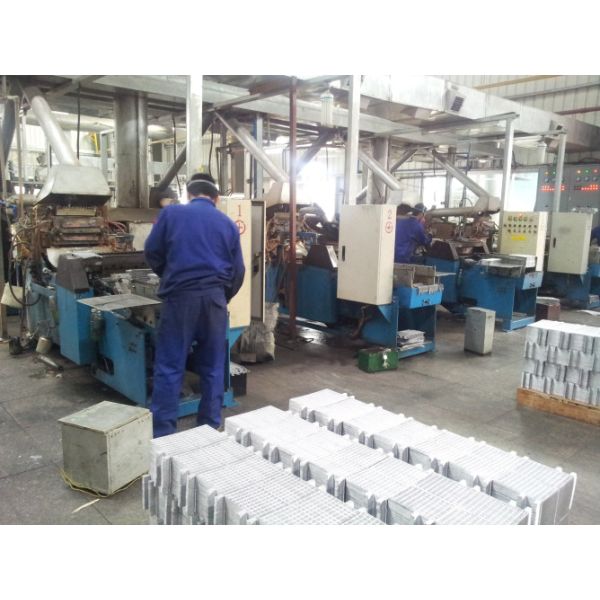 El tipo del gel la batería profunda 300Ah del ciclo de 6 voltios ignifuga diseño de la larga vida