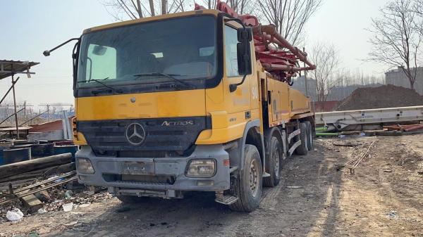 Service après-vente Avaliable 2013 cylindre de béton 46m camion de pompe à béton 44000kgs