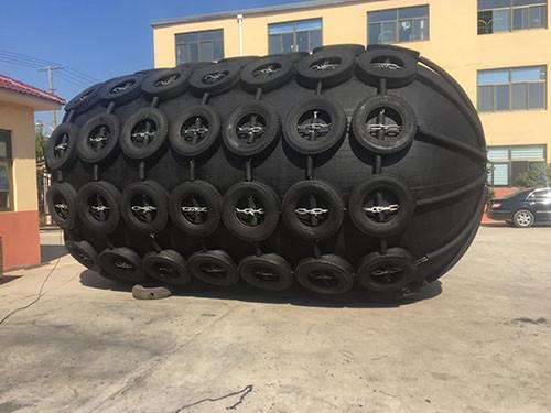 80KPa High Pressure Resistant Rubber Inflatable Fenders For Boats With Safety Valve