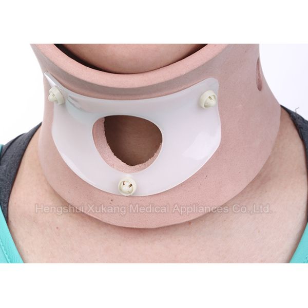 Small Volume Cervical Collar Neck Brace Easy To Wear Throat Opening For Tracheotomy