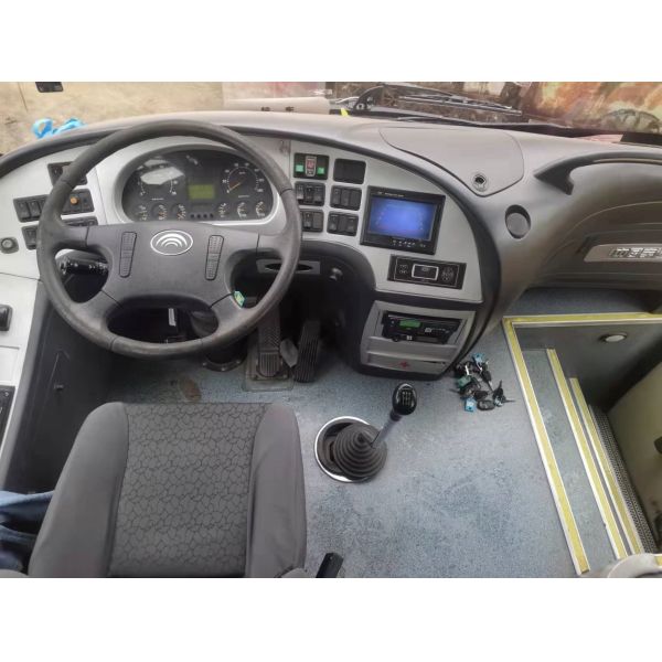 Yuchai Engine Used YUTONG Buses 49 Seats With 24L / 100km Fuel Consumption