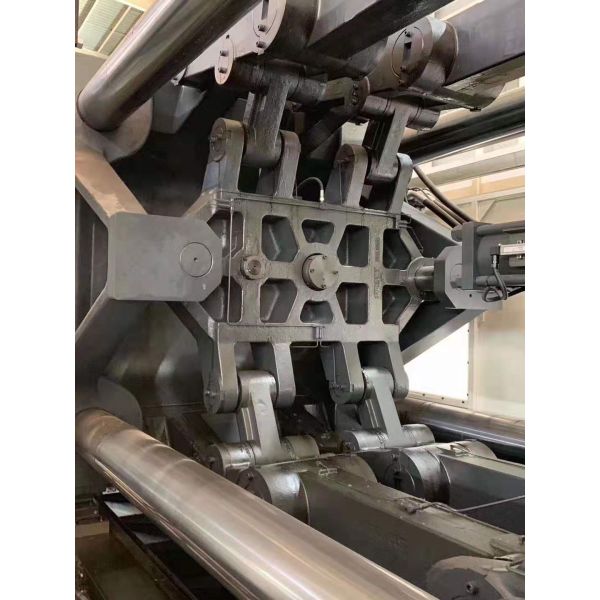 Haitian MA1600 Automatic Plastic Injection Moulding Machine Energy Saving For Pallet Tray