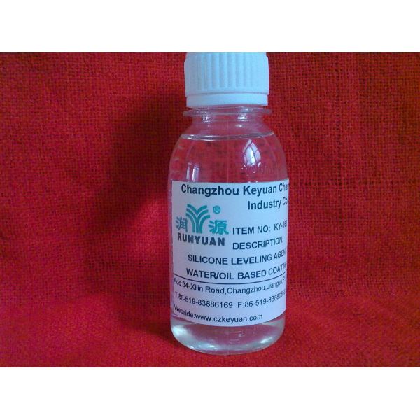 KY-366 que nivelan el silicón orgánico modificado poliéter del agente mejoran capacidad que fluye de la capa