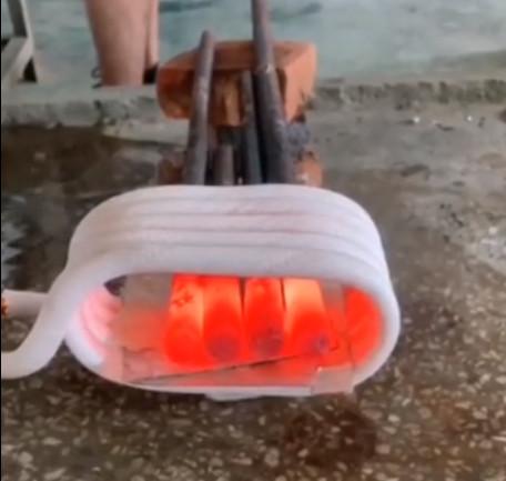 FCC, equipamento de aquecimento quente da indução da frequência média do produto do CE para o tratamento térmico 100KW do metal