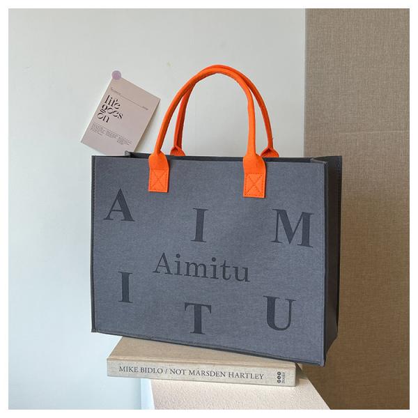 Portable Promotion Custom Printed Logo Felt Tote Bag Handbags Wool Felt Grocery Shopping Tote Bag Wholesale Fashion Women Daily Felt Gift Tote Bag With Outer Pocket