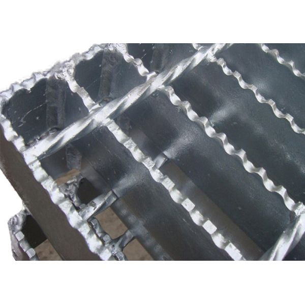 Serrated гальванизированная решетка платформы Адвокатуры сверхмощная сваренная стальная для мастерских и склада