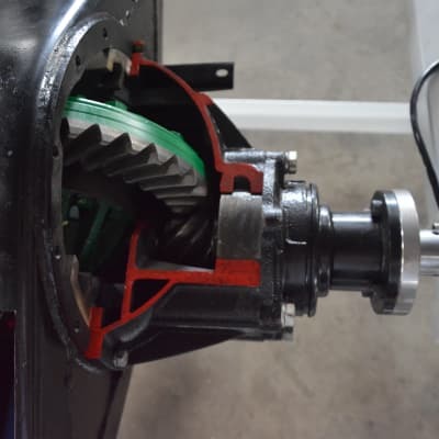 Formation à la direction électrique avancée, entraînement à la transmission automatique de l'essieu arrière