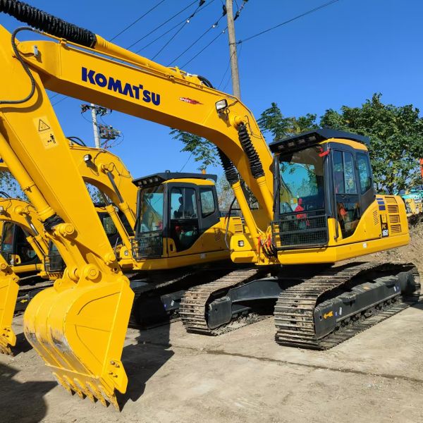 Подержанный экскаватор Komatsu PC160 с точностью управления и отличной экономией топлива