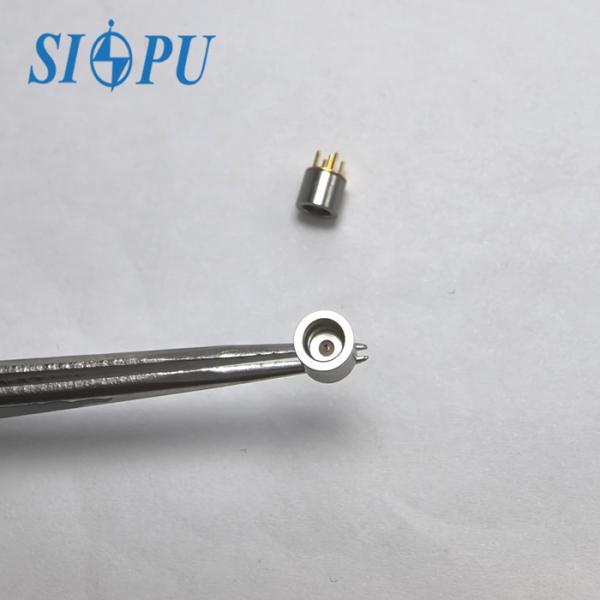 Connecteur pour montage sur circuit imprimé avec placage or et passivation, garanti 500 cycles de durabilité pour la performance