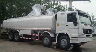 HOWO 8X4 30000 Liter(30M3) Fuel Tanker Truck