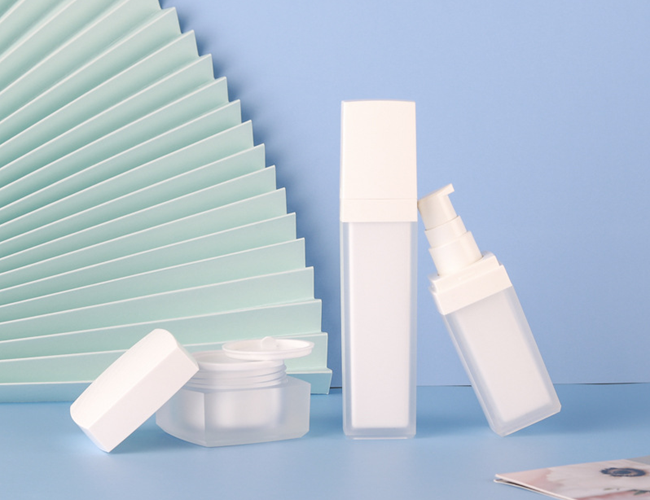 OEM ODM Round Cosmetic Acrylic Bottle And Jar For Face Body Cream