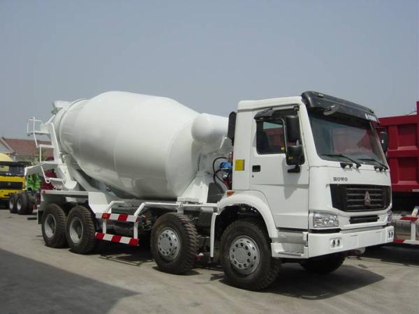 8x4 Sinotruk Concrete Mixer Trucks, EURO II, 299hp- 380hp concrete mixing equipment