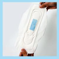 Une serviette hygiénique ultra épaisse, une serviette hygiénique, une serviette de jour, une serviette jetable de 245 mm, une culotte pour femme, une serviette de nuit.