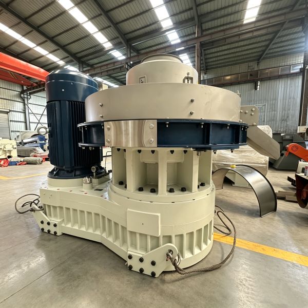 Wood Pellet Machine 220kW Industrial Pellet Press 2.5-3.5 t/h for Large-Scale Biomass Production