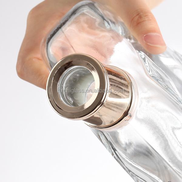 Garrafa de vidro de brandy de luxo personalizada com capacidade de 500 ml e material de vidro Super Flint