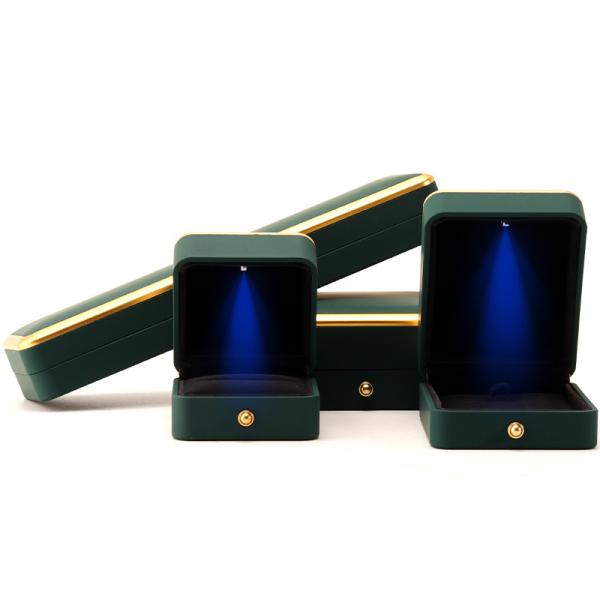Boîte à bijoux LED verte carrée pour l'emballage de luxe de colliers et d'anneaux personnalisable