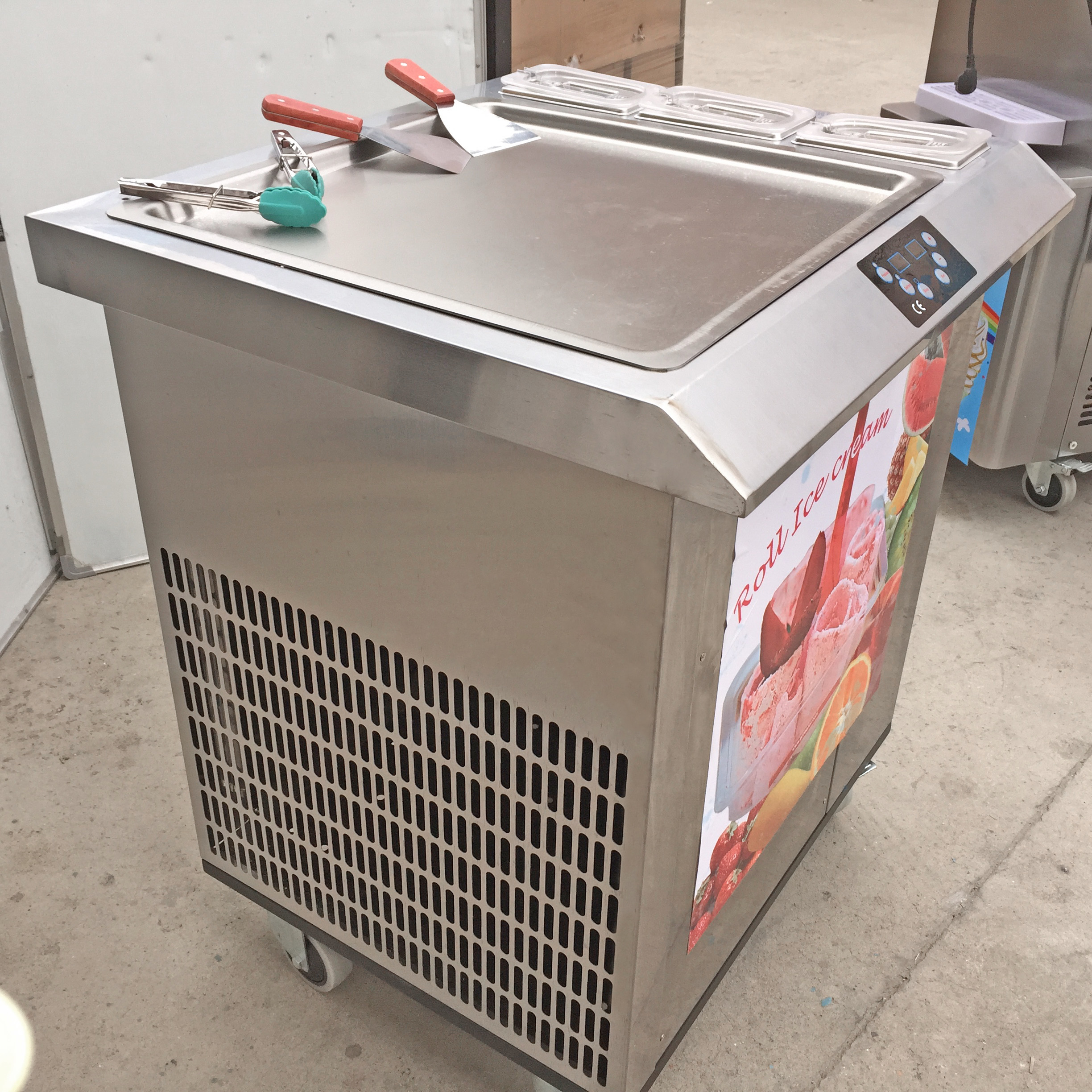 Commercial Thai Roller Icecream Flat Pan Rolled Instant Stir Fry Ice Cream Cold Plate Fried Ice Cream Roll Machine