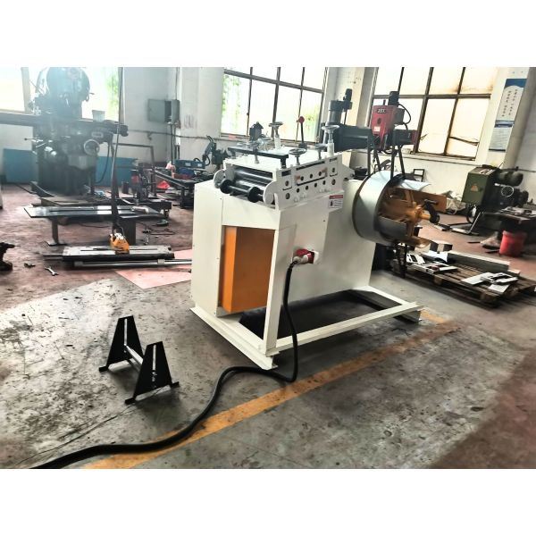 Металлический каркас Размер 63mm-75mm-89mm-140mm LSF Легкий габарит Стальной каркас Руловой Формирующей машины Для жилых домов