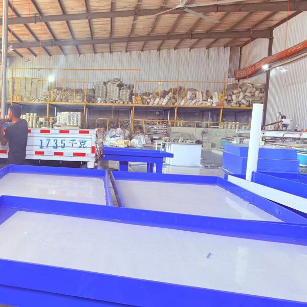 Panneaux de plaques en polypropylène alvéolaire ODM PP pour le revêtement mural de bâtiments