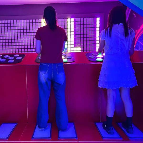 Jeux de divertissement sportif Activation de saut interactif Super Grid Challenge Escape Room