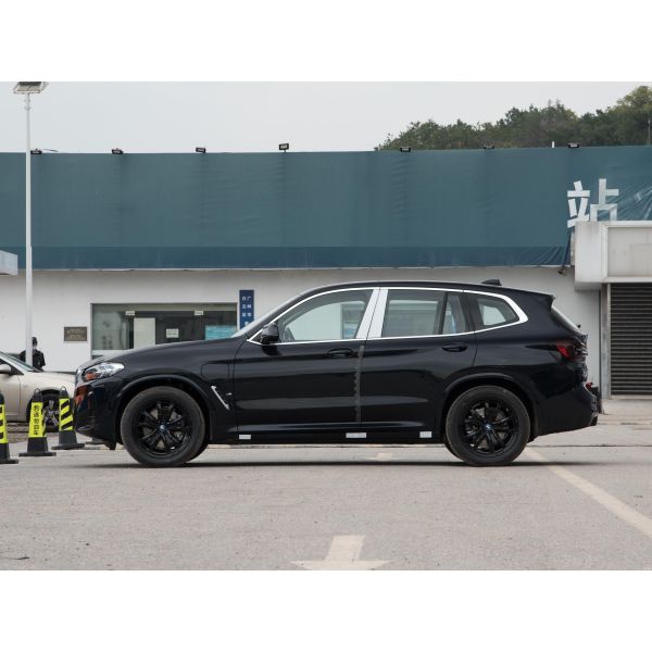 2024 BMW IX3 Pure Electric Midsize SUV with 2864mm Wheelbase and 400Nm Total Torque