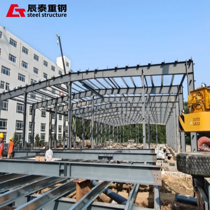 Large Span Multi-level Steel Building Without Many Intermediate Support Columns