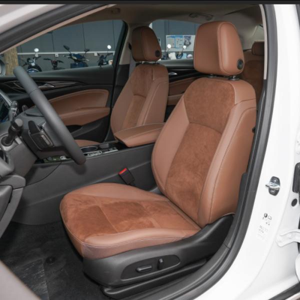 Buick Regal 2023 552T Smart apprécient le milieu de voiture de berline de Seat de la porte 5 de la version 4