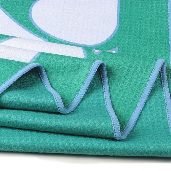 Las toallas modeladas del sudor del baloncesto de la playa enarenan la microfibra libre que refresca a Rags For Sports