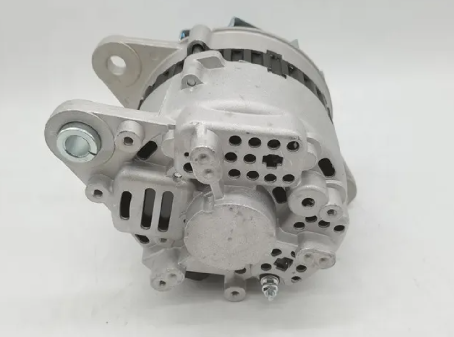 alternateur de pièces électriques d'excavatrice de 24V 70A pour le moteur de carburant diesel EX200-56BG1