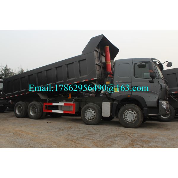 Le camion à benne basculante moyen d'exploitation de l'ascenseur HOWO 8x4 avec HW76 rallongent la cabine ZZ1317N3867A