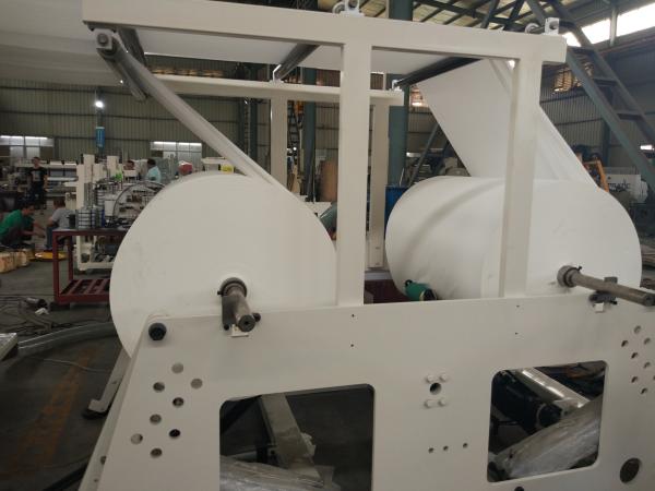 Le dessin automatique V de boîte plient le papier de soie de soie faciale faisant la machine