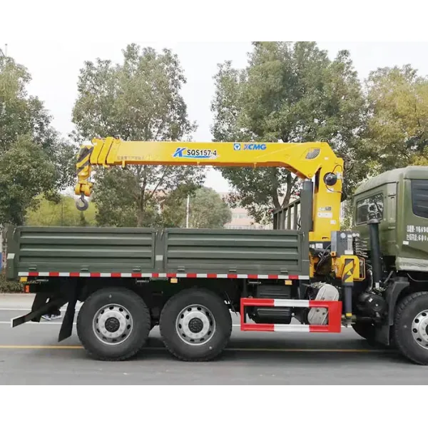 Dongfeng Heavy-Duty 6X6 10t Truck with Hydraulic Crane