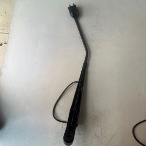 Bus Spares Parts 800mm King Long Yutong Higer Windshield Wiper Arm Assembly 5205-01318 5205-01317
