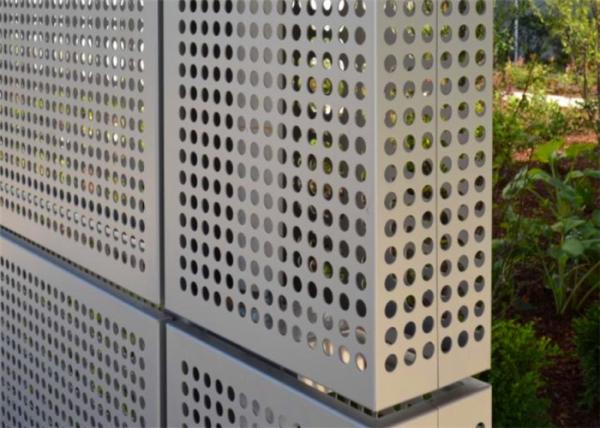 Ss304 Ss316 Micron Round / Diamond Hole Perforated Steel Sheet