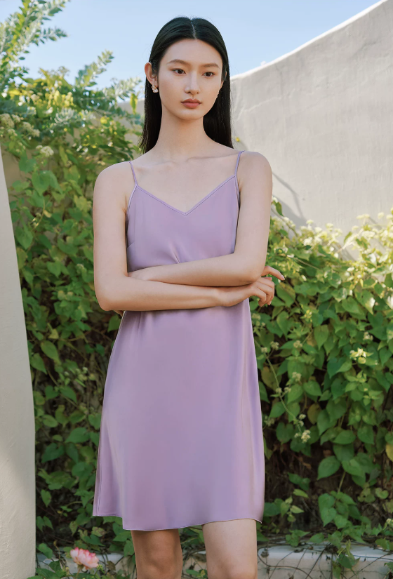 100% Mulberry Silk Nightdress with Adjustable Thin Straps and Breathable Moisture-Wicking Fabric