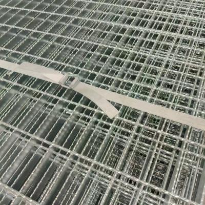 Large output, wide application range and long life of steel grating