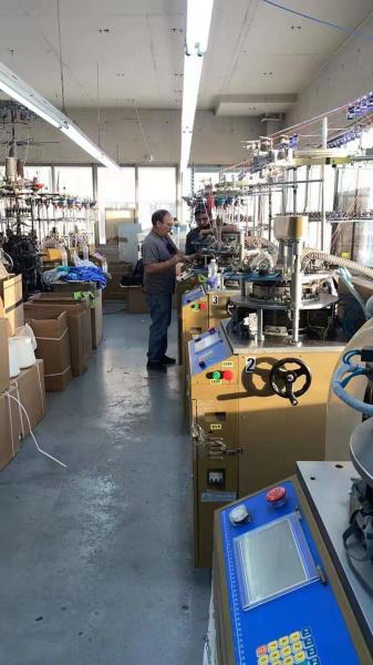 Machines de tricot circulaires de petit diamètre 7G-14G 600 pièces par mois entièrement automatisées