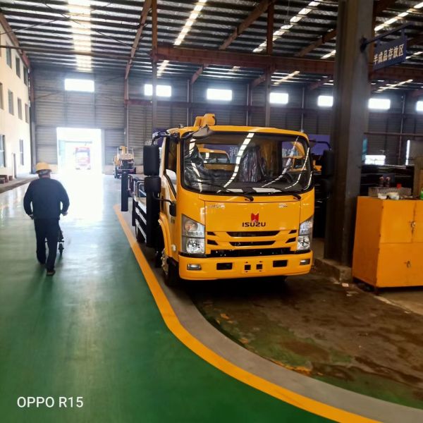 ISUZU 6800 * 2240 * 3640 mm Vehículo de trabajo a gran altura de 40 metros