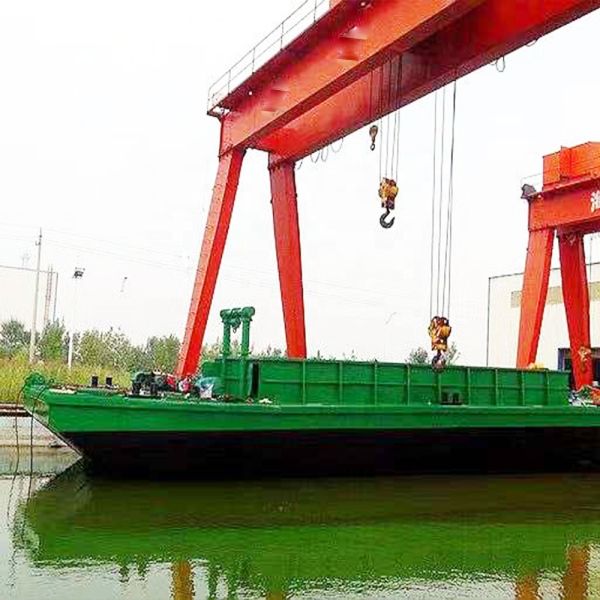 Large Capacity 100 Tons Sands Barge with 70 Cubic Meter Volume and 220 Ton Loading Capacity for Smooth Shipping