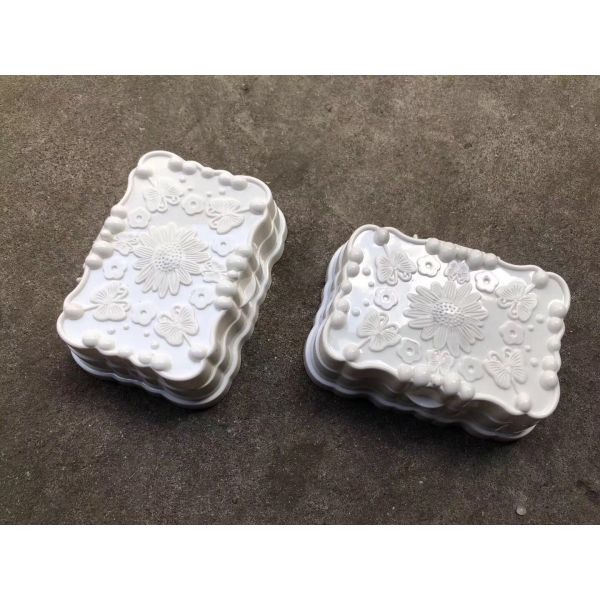 пластмасса баков делая машиной пластиковый инжекционный метод литья подвергнуть пластиковые баки механической обработке питомника изготовляет пластиковые баки