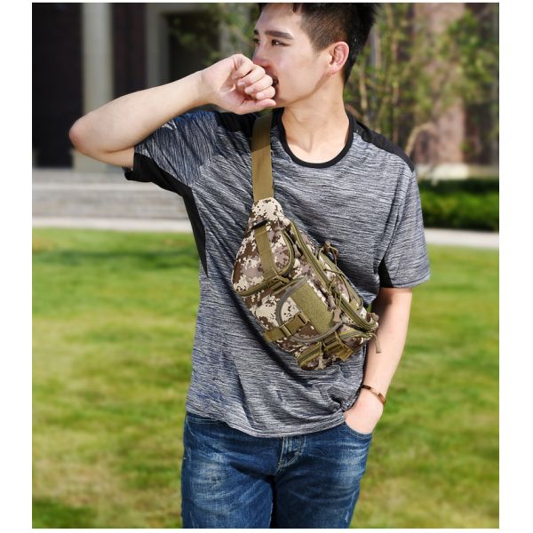 Outdoor Hiking Fanny Pack Bag for Men Tactical Waist Bag in Durable Material