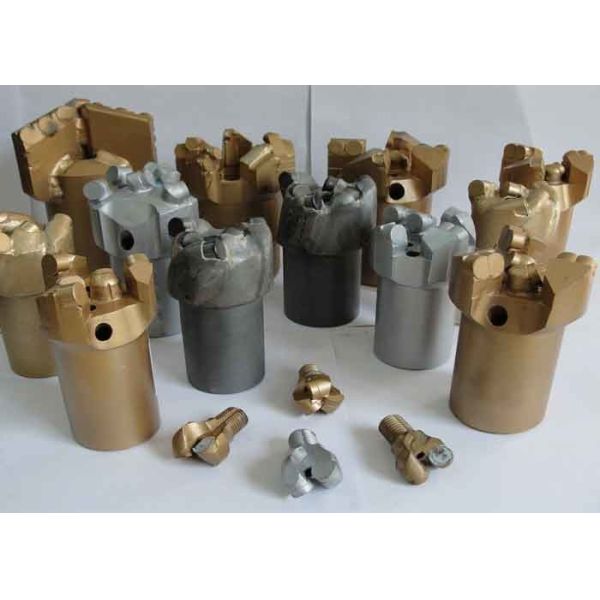 Высокое сопротивление ссадины стального тела лезвий буровых наконечников 3 водяной скважины твердости